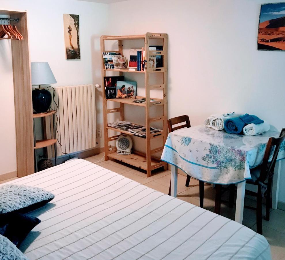 Chambre Et Salle De Bain Prive S'Ouvrant Sur Terrasse, Jardin Et Cuisine D'Ete กีญ็อง ภายนอก รูปภาพ