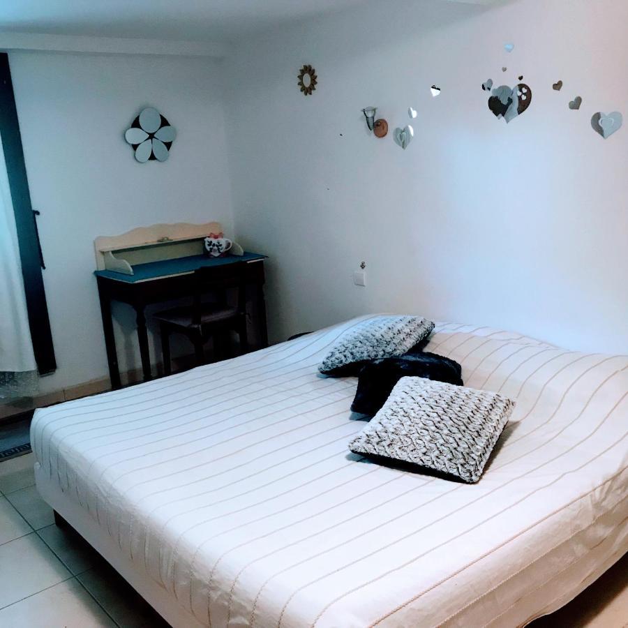 Chambre Et Salle De Bain Prive S'Ouvrant Sur Terrasse, Jardin Et Cuisine D'Ete กีญ็อง ภายนอก รูปภาพ